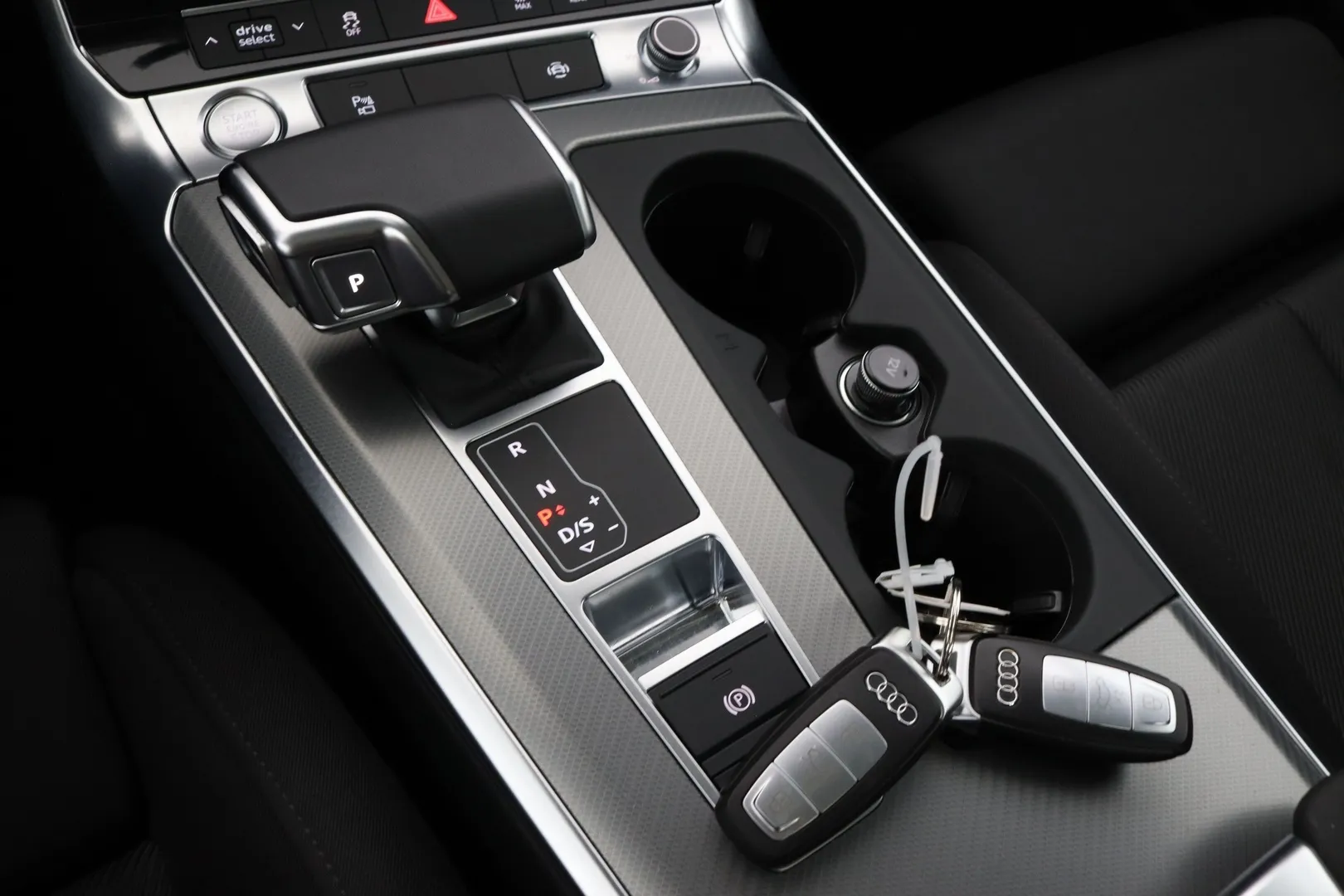 Audi A6 ZMX-296 carousel image