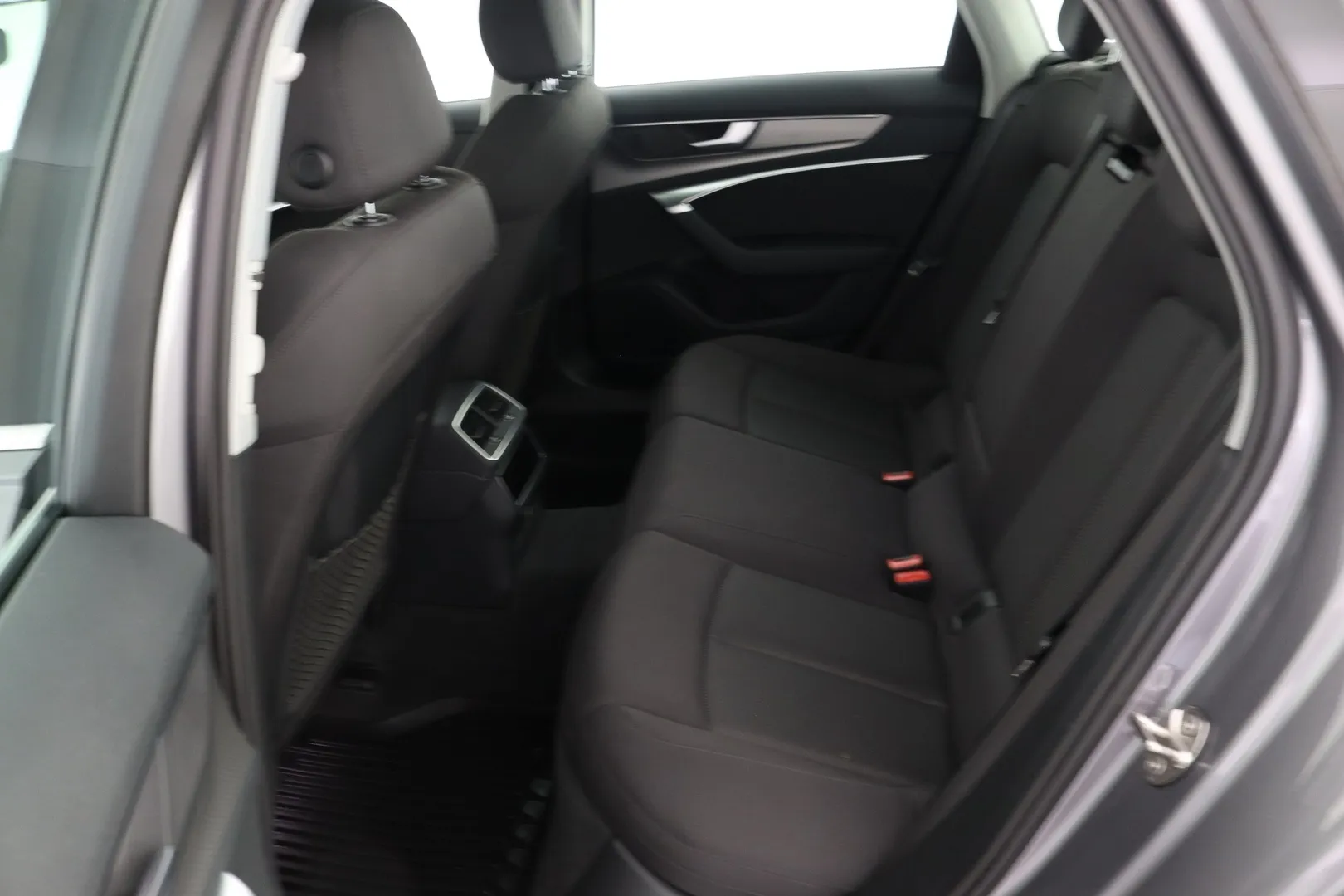 Audi A6 ZMX-296 carousel image