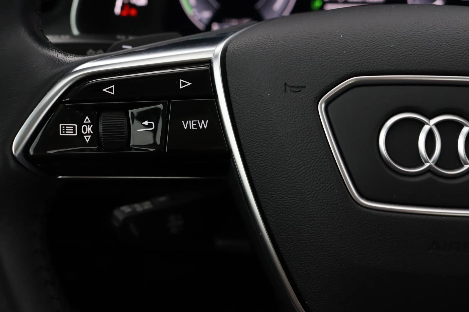 Audi A6 ZMX-296 carousel image