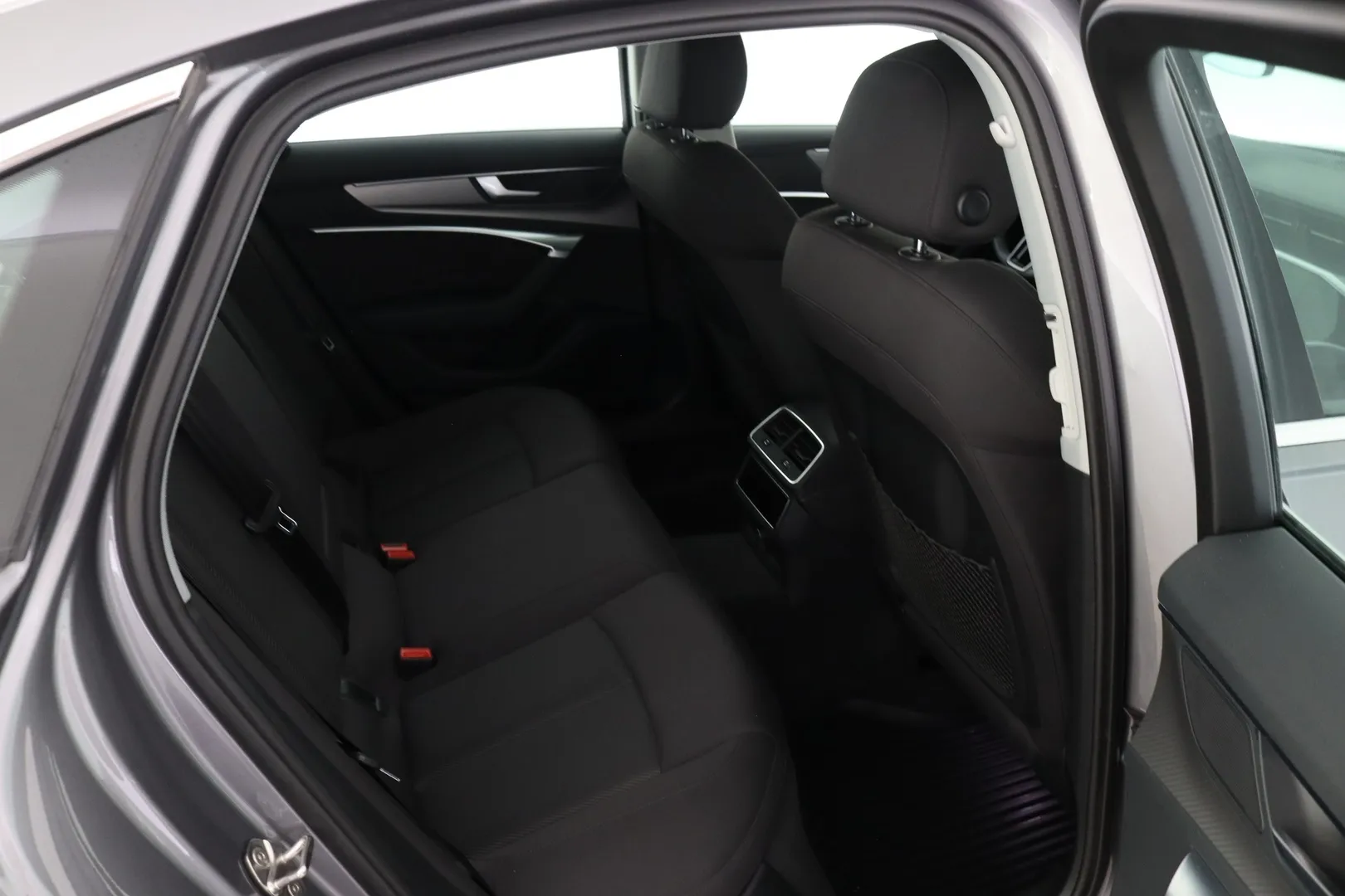 Audi A6 ZMX-296 carousel image