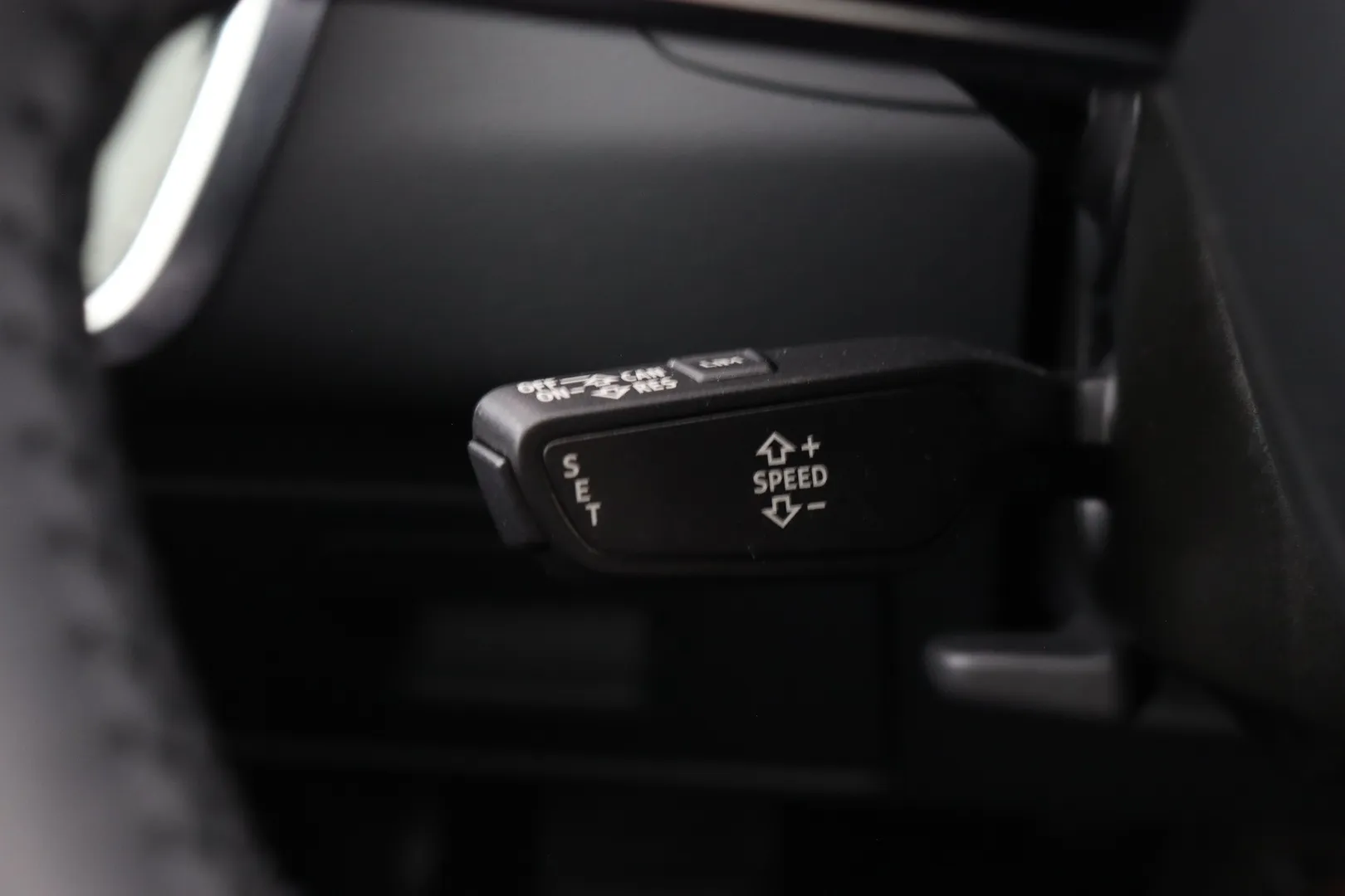 Audi A6 ZMX-296 carousel image