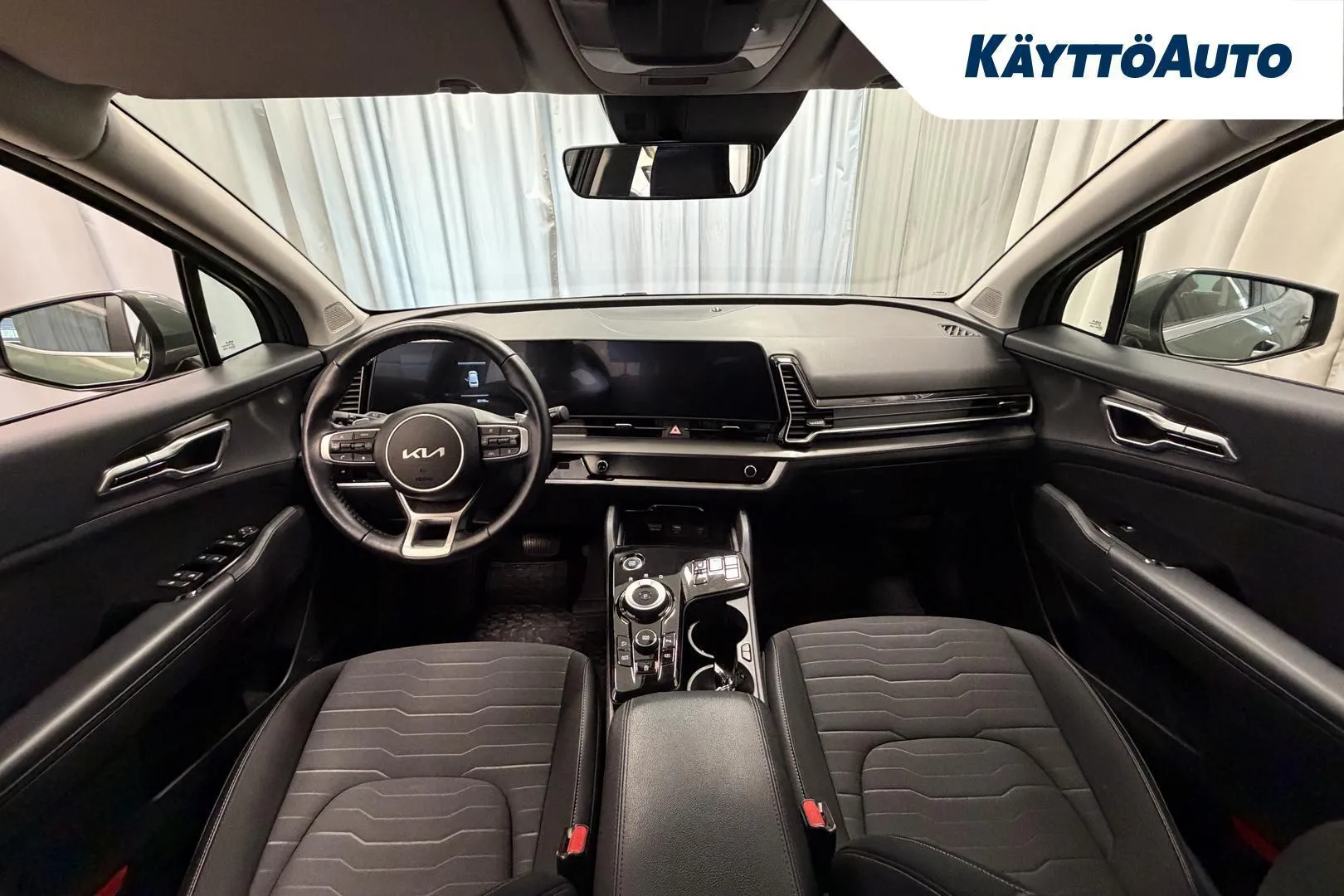 Kia Sportage YXR-276 carousel image