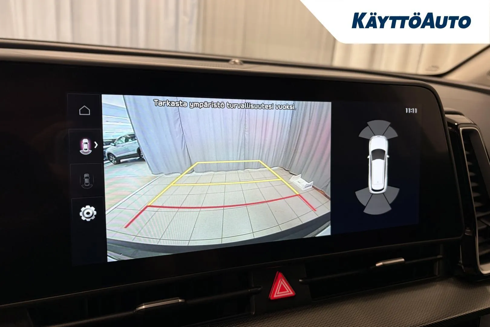 Kia Sportage YXR-276 carousel image
