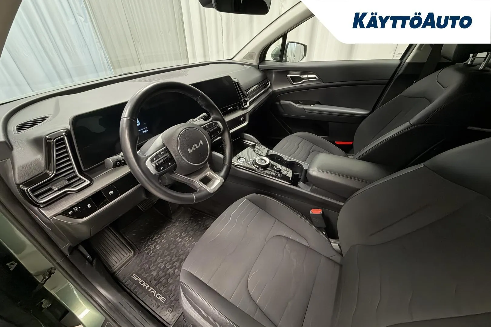 Kia Sportage YXR-276 carousel image