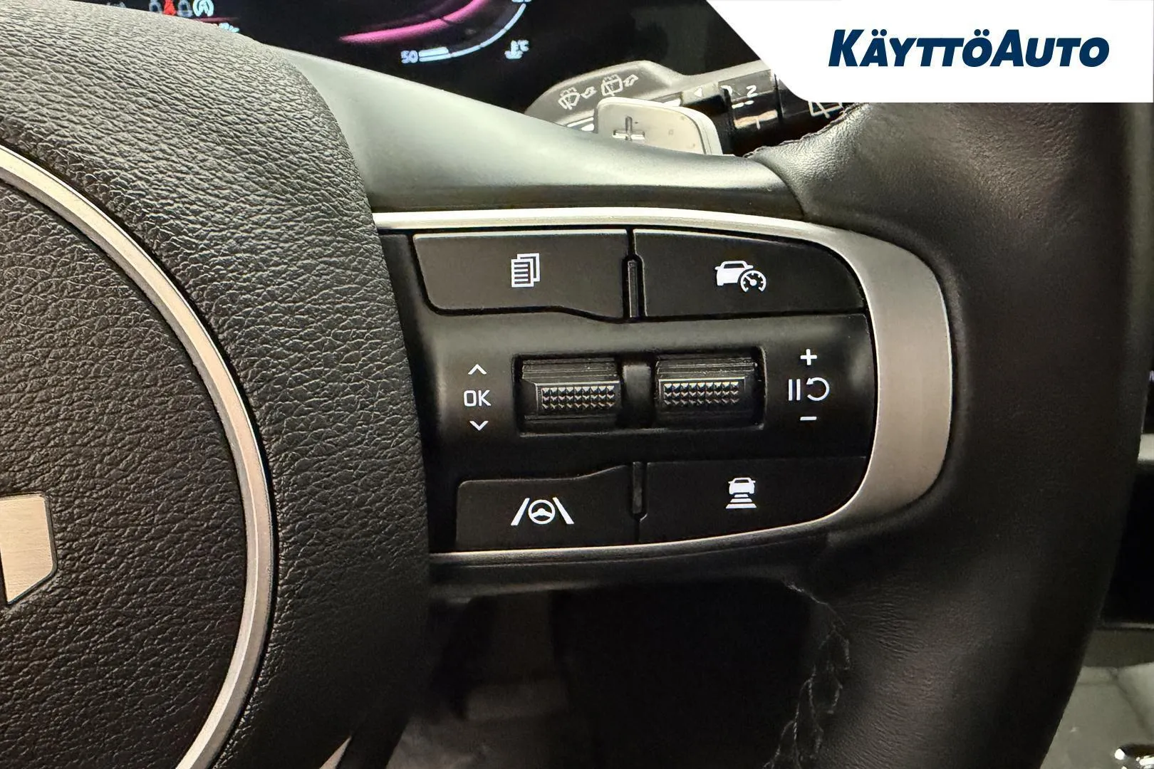Kia Sportage YXR-276 carousel image