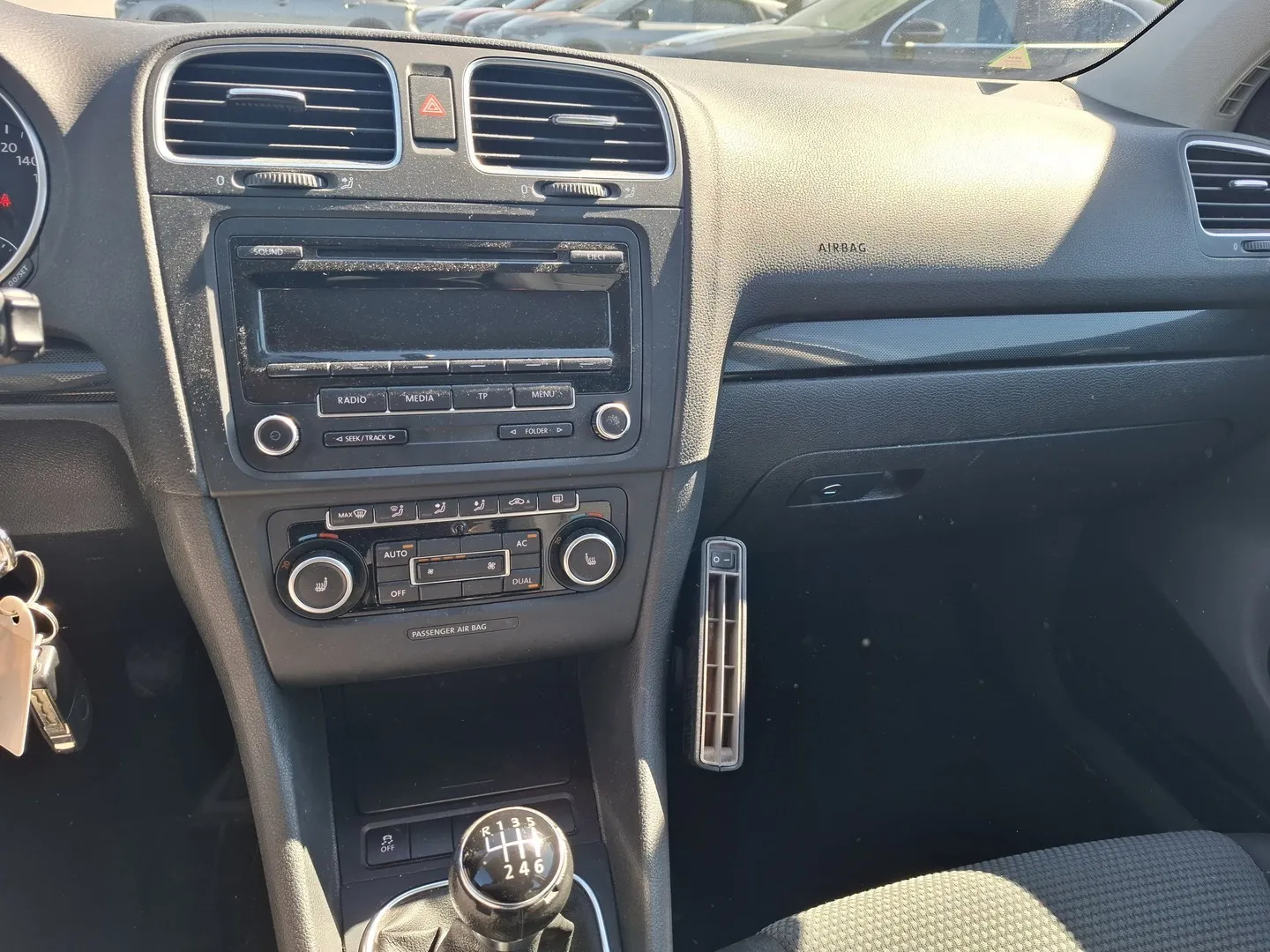 Volkswagen Golf SKR-516 carousel image