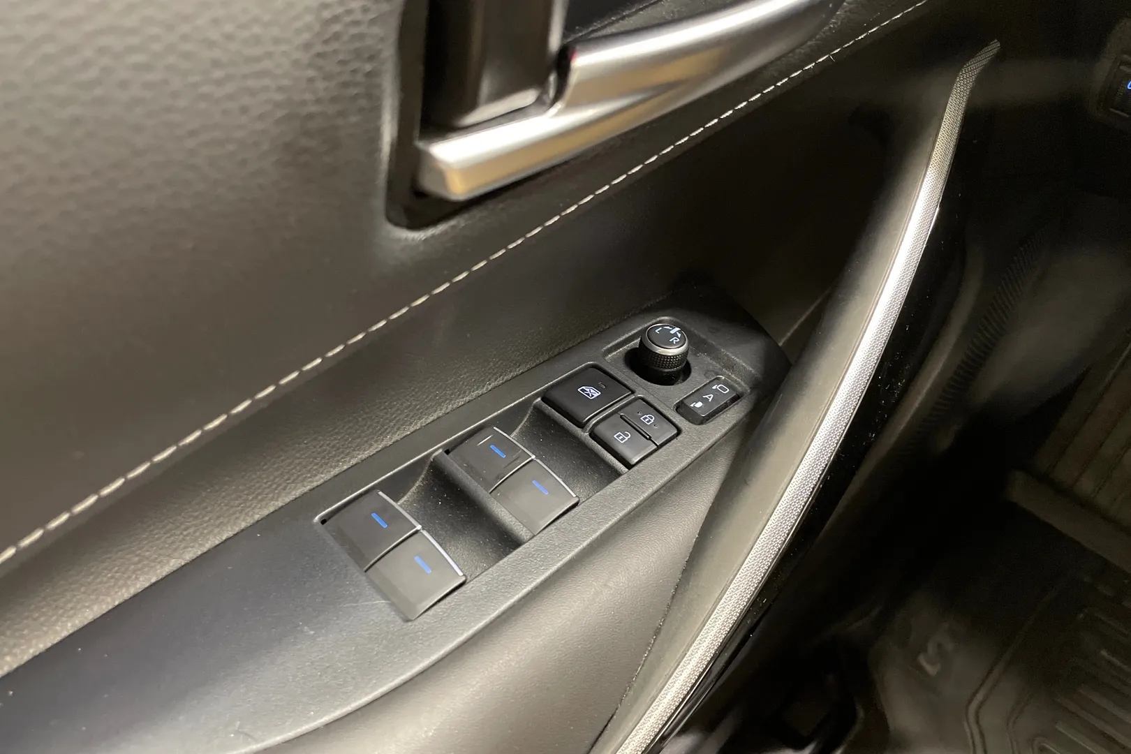 Toyota Corolla MOP-568 carousel image