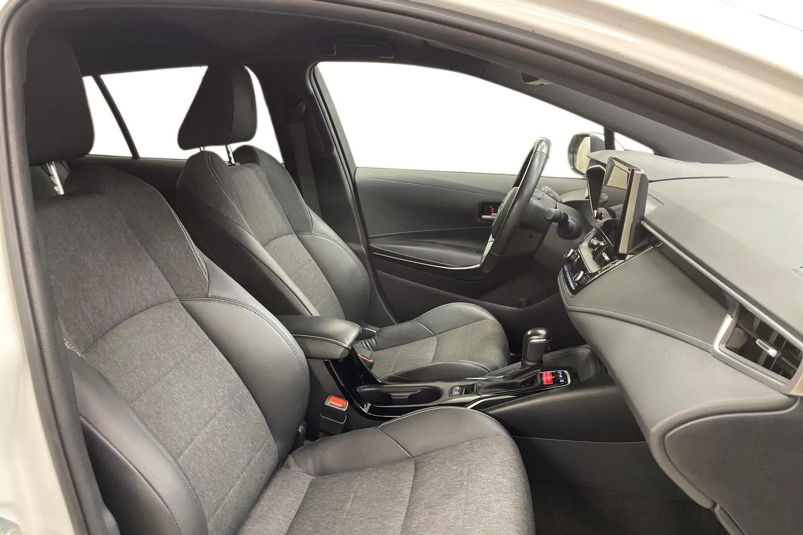 Toyota Corolla MOP-568 carousel image
