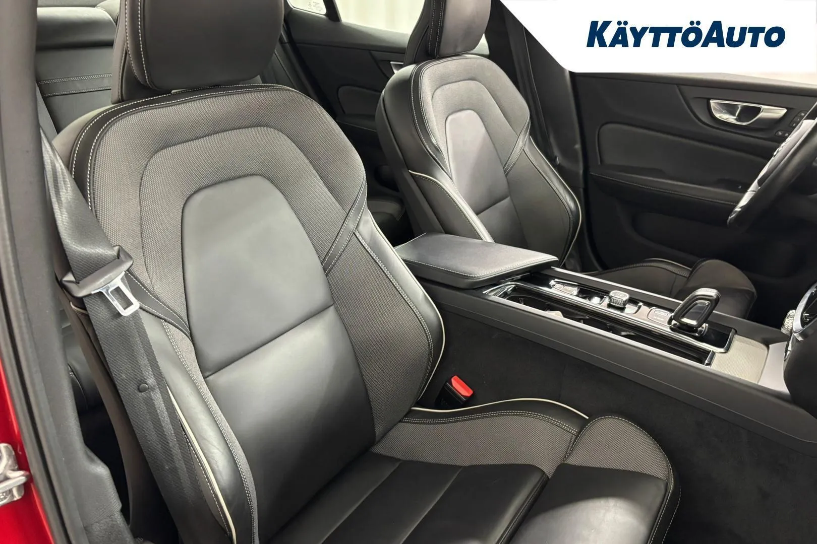 Volvo S60 YXM-389 carousel image