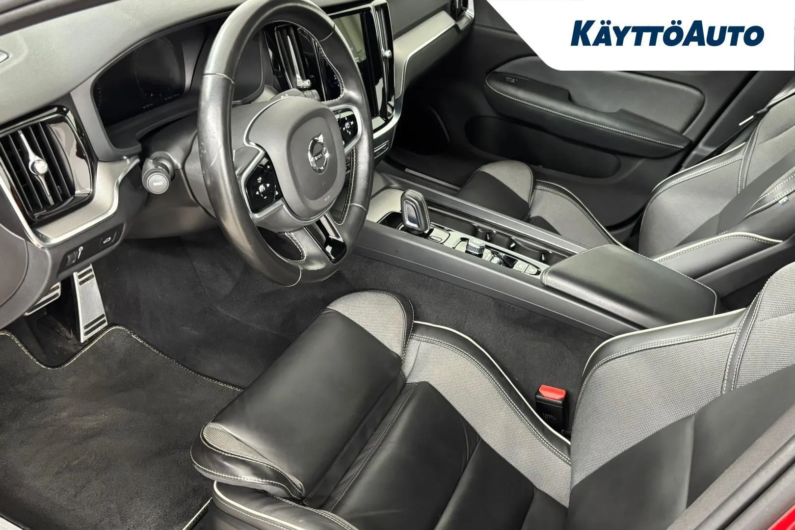Volvo S60 YXM-389 carousel image