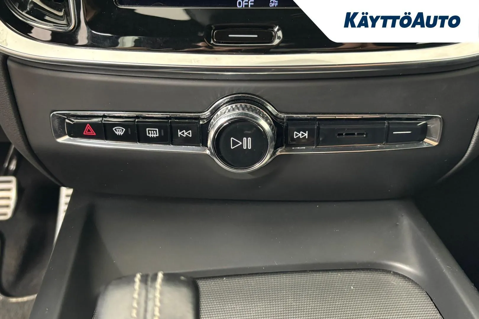 Volvo S60 YXM-389 carousel image
