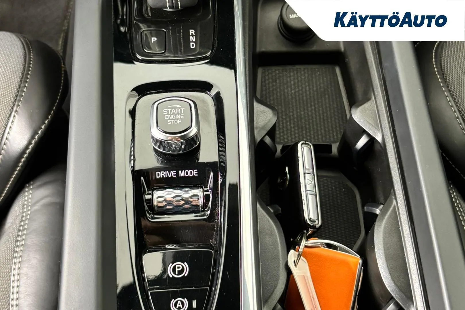 Volvo S60 YXM-389 carousel image