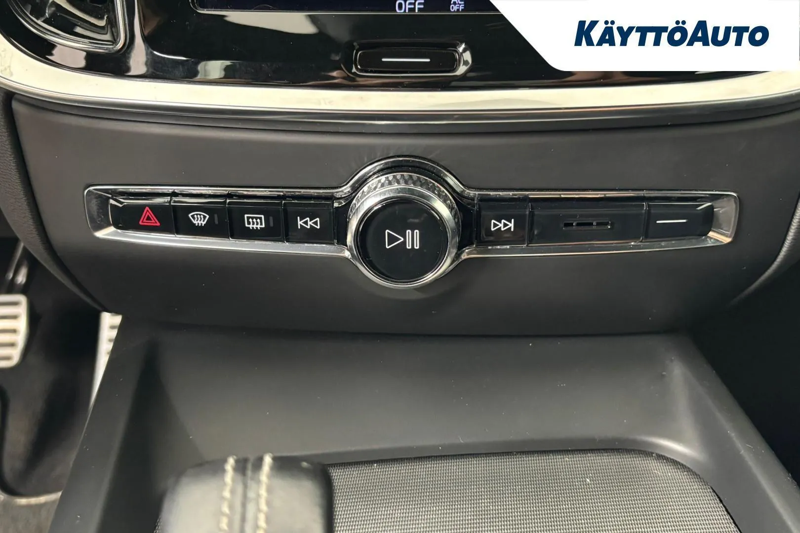 Volvo S60 YXM-389 carousel image