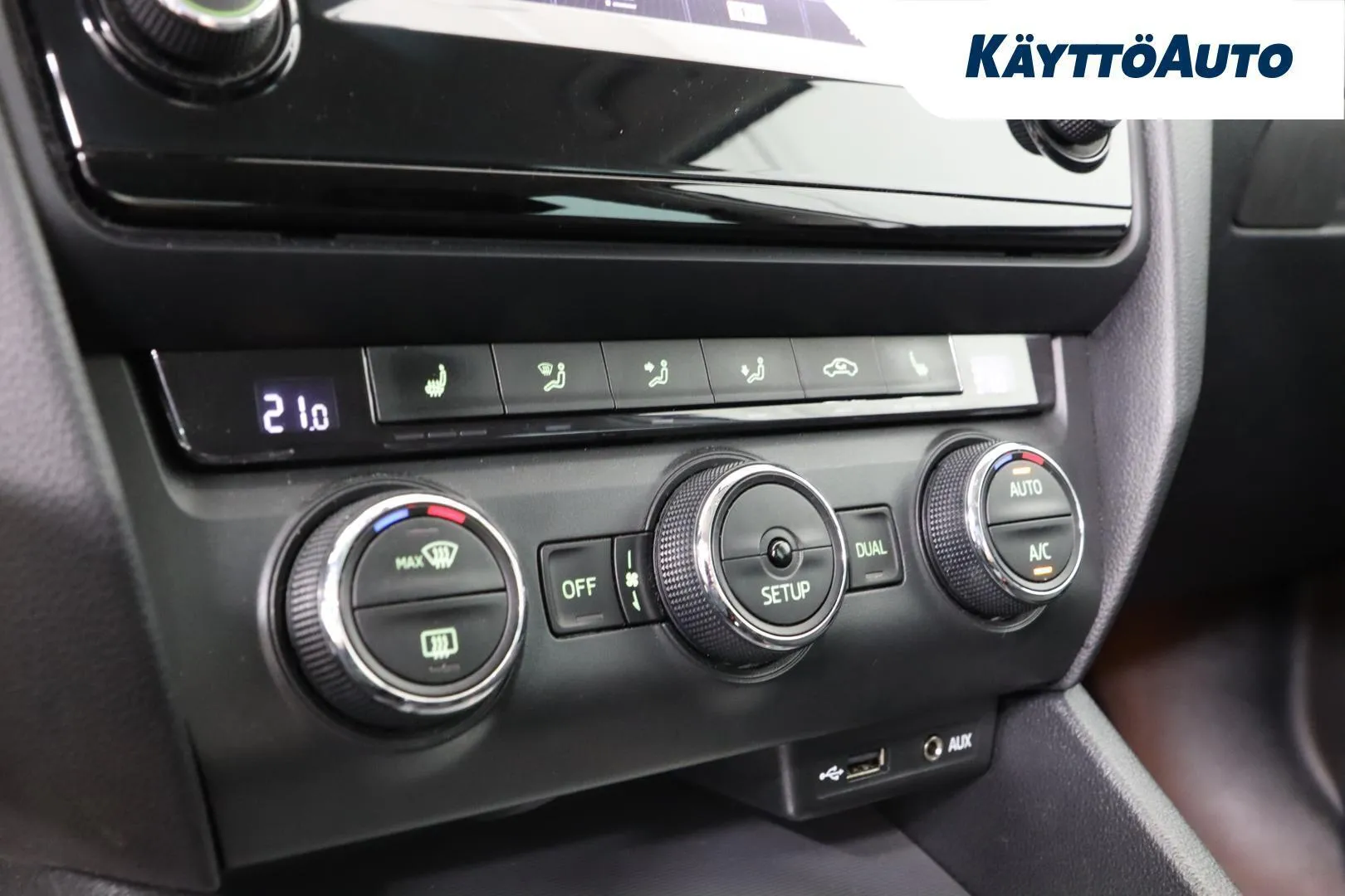 Skoda Octavia FLM-747 carousel image