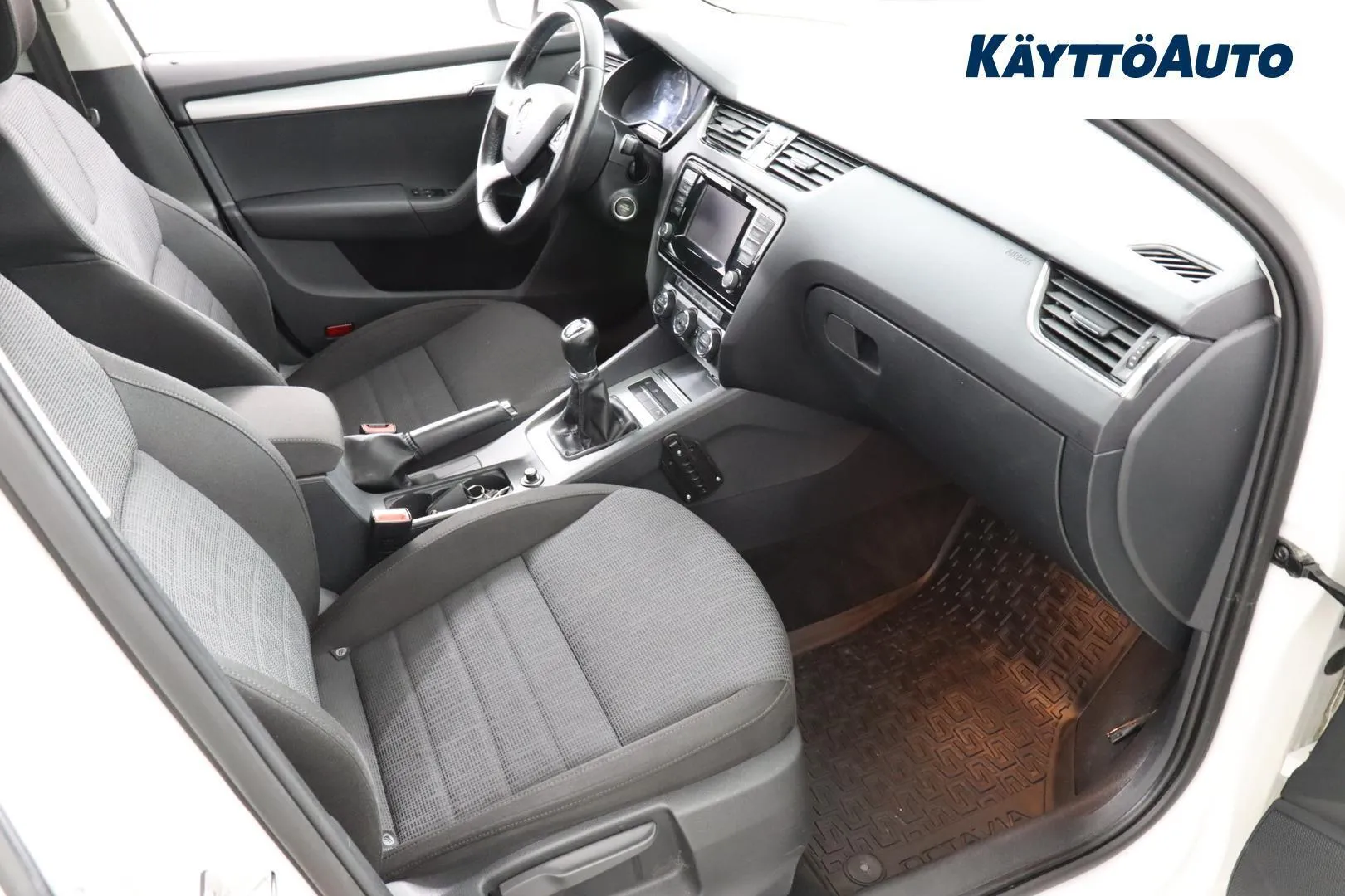 Skoda Octavia FLM-747 carousel image