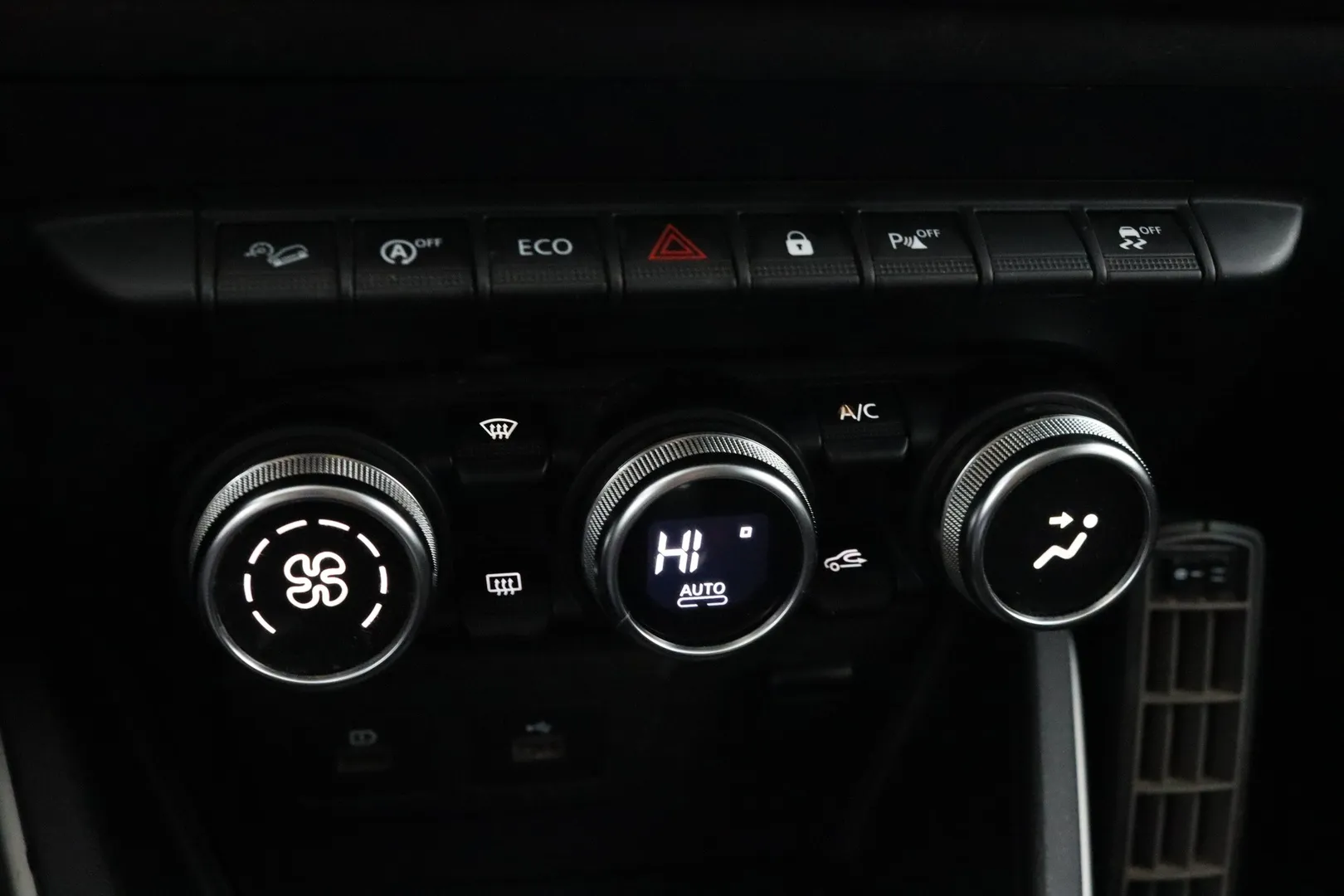 Dacia Duster IPE-237 carousel image