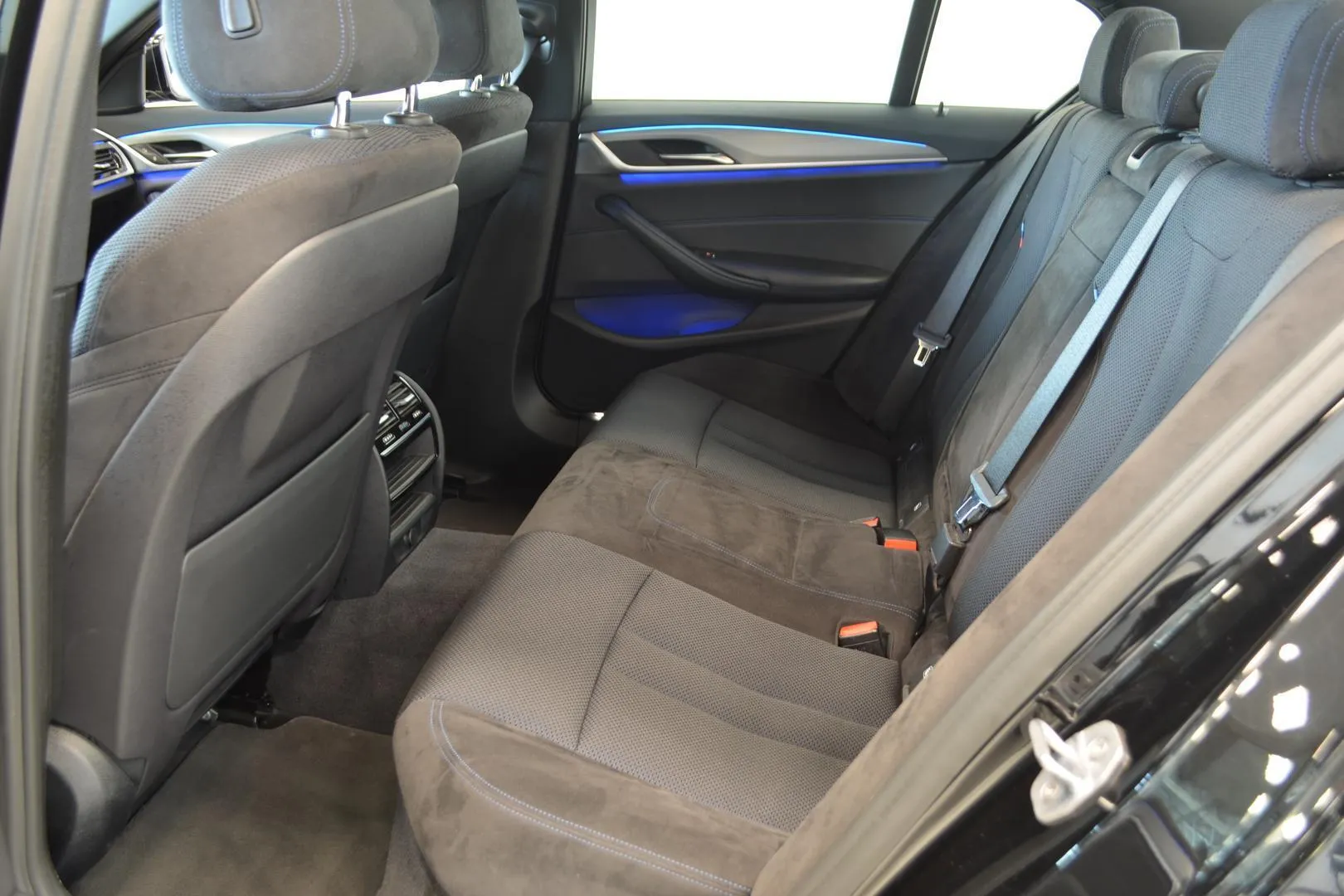 BMW 520 YJN-554 carousel image