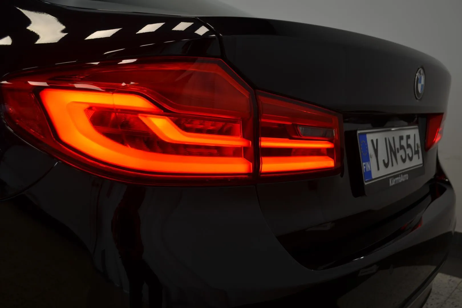 BMW 520 YJN-554 carousel image