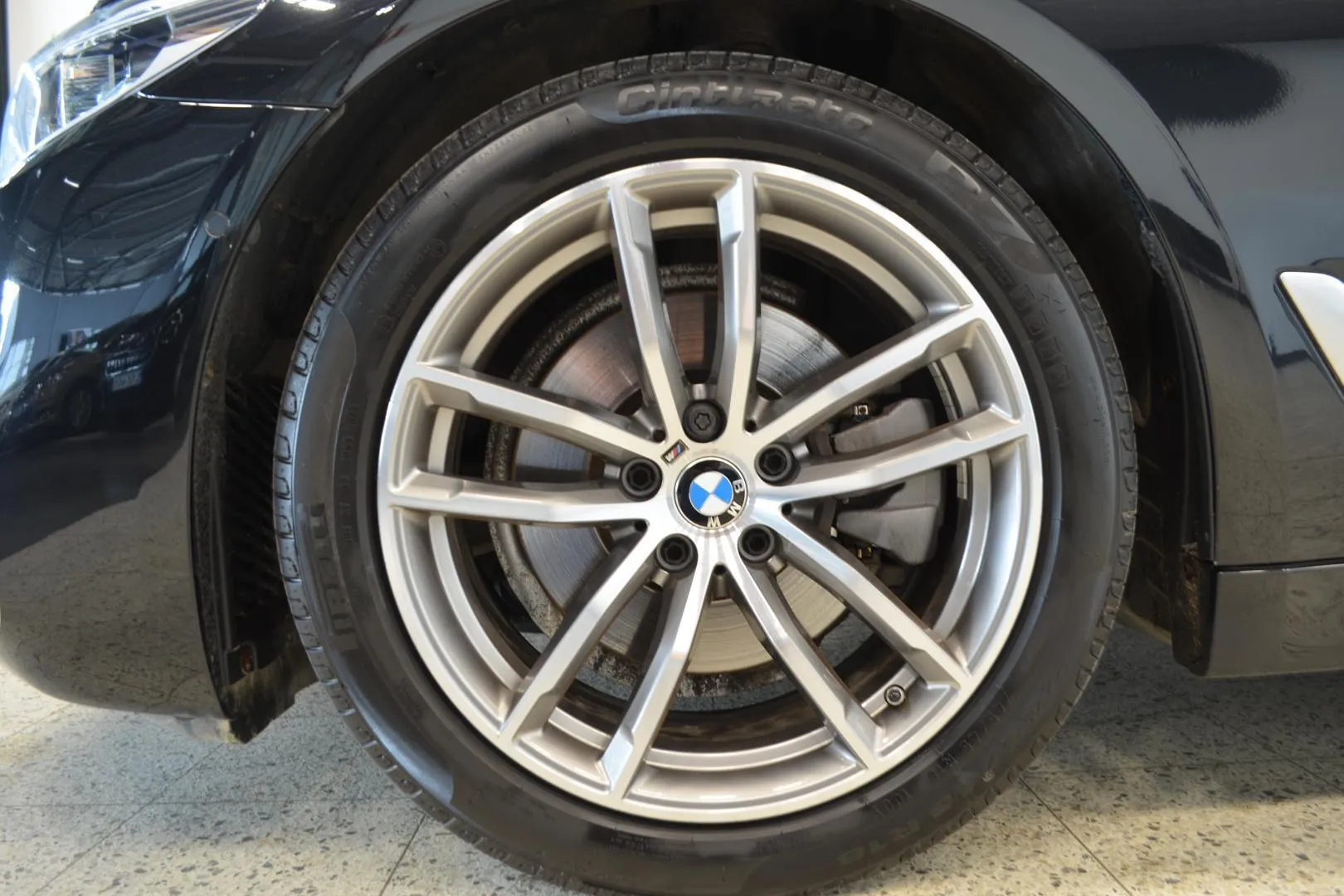 BMW 520 YJN-554 carousel image