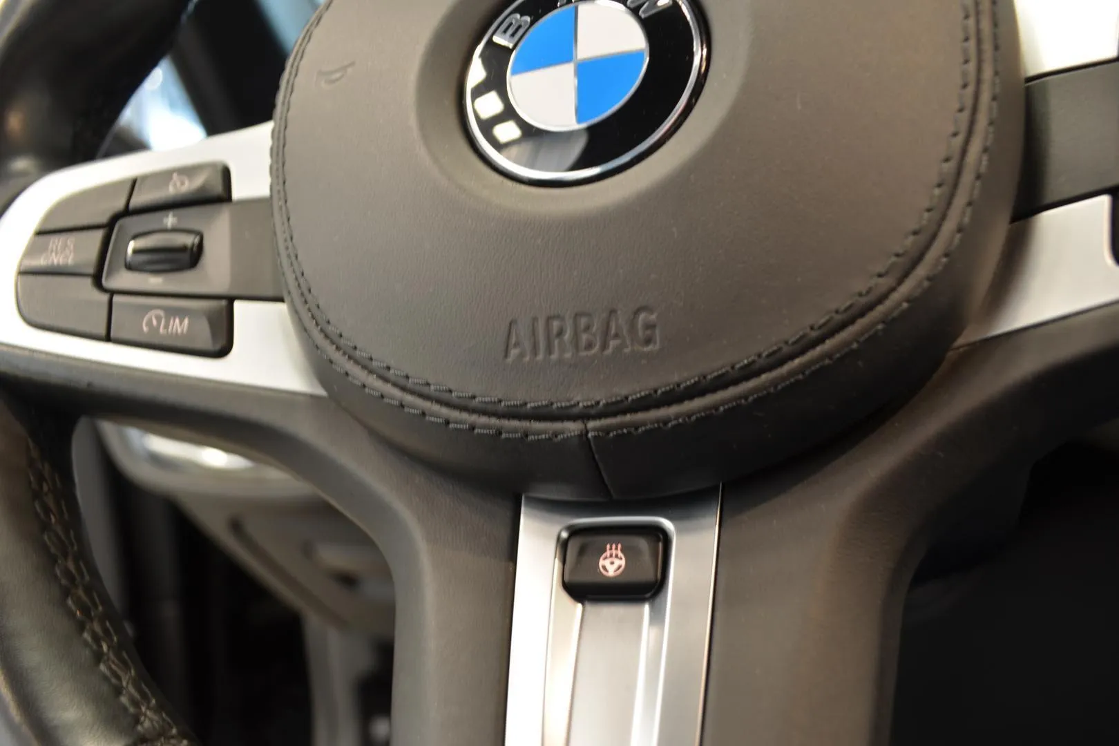 BMW 520 YJN-554 carousel image