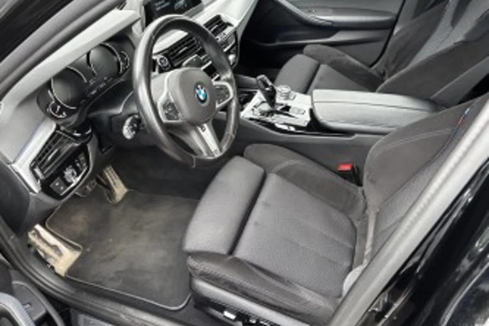 BMW 520 YJN-554 carousel image