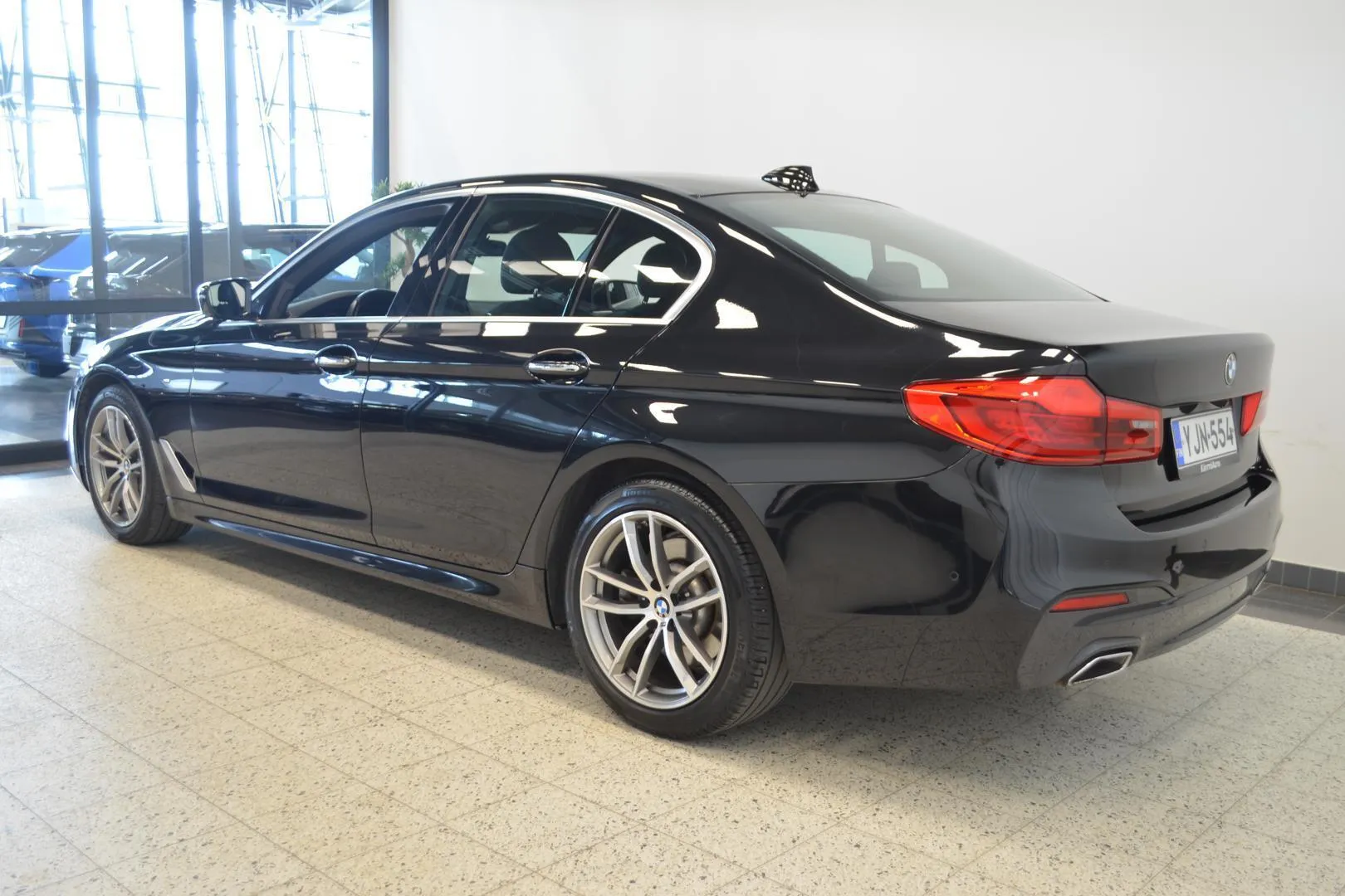 BMW 520 YJN-554 carousel image