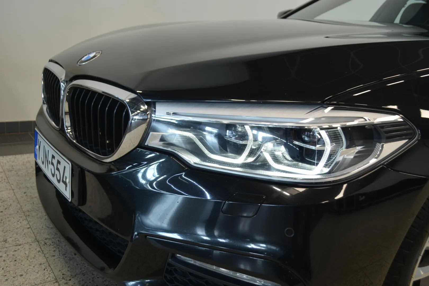 BMW 520 YJN-554 carousel image