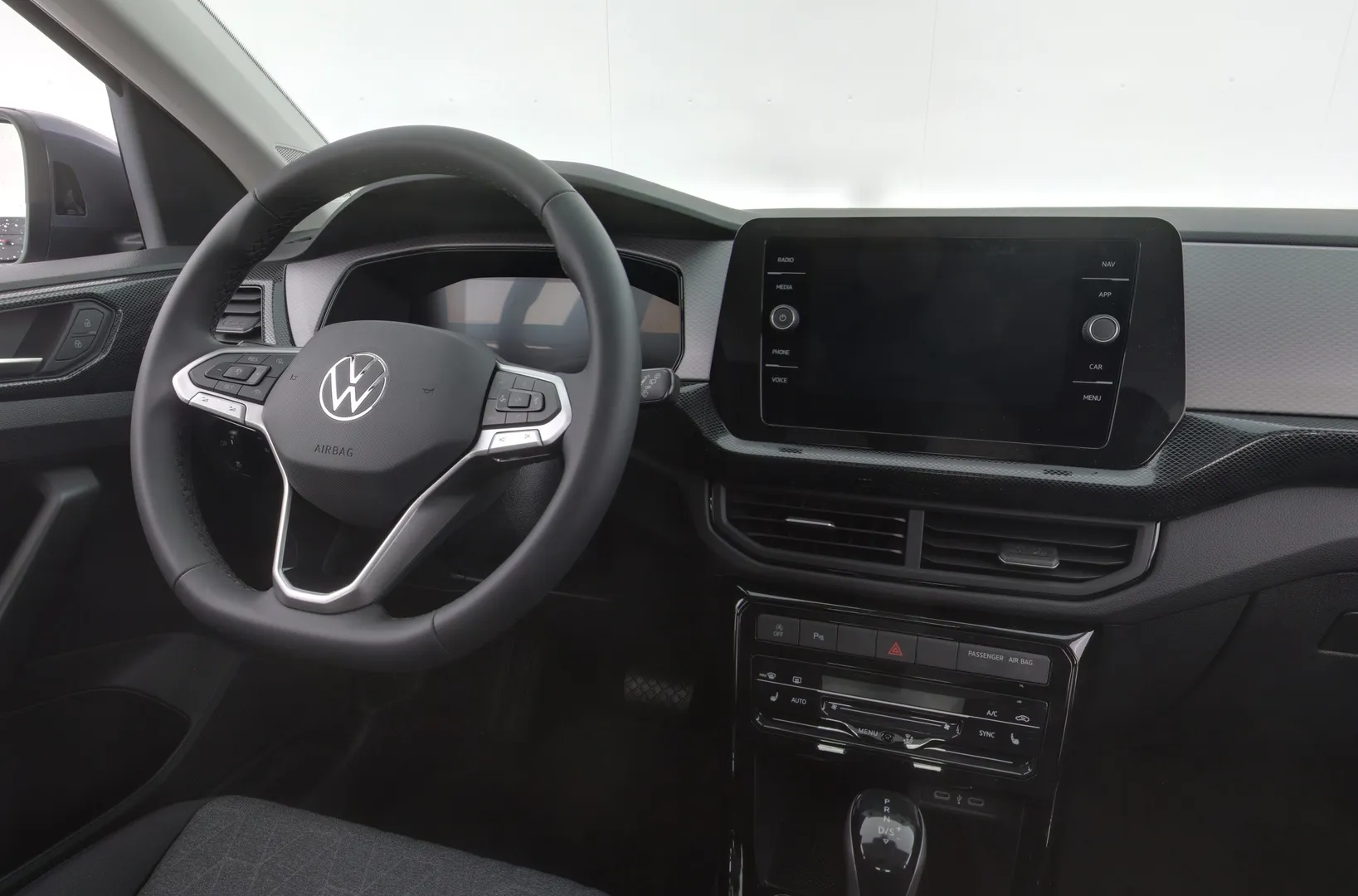 Volkswagen T-Cross SSJ-515 carousel image