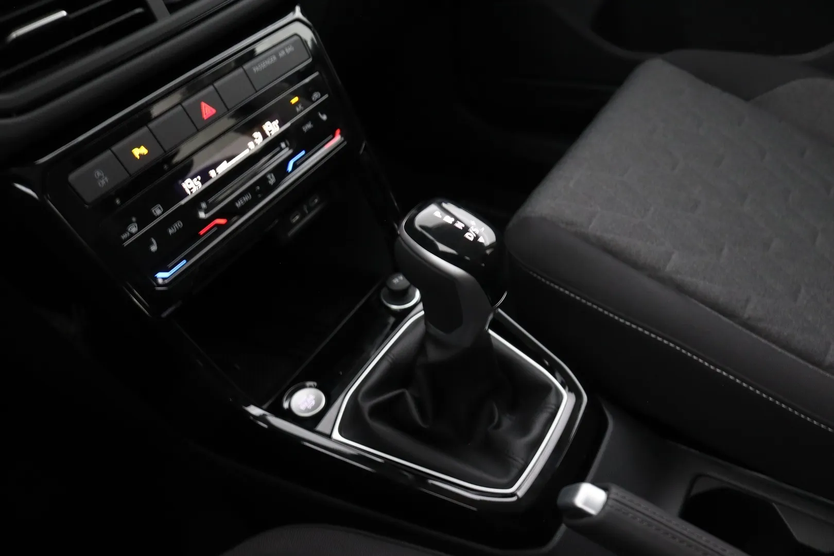 Volkswagen T-Cross SSJ-515 carousel image
