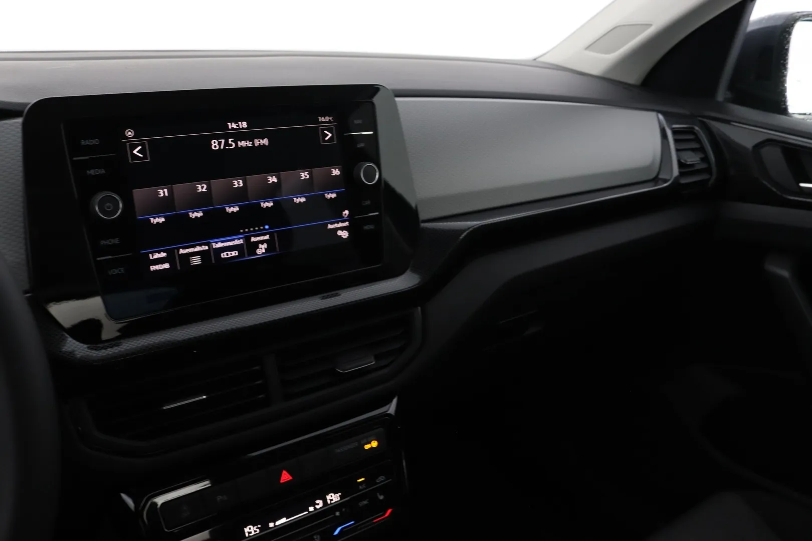 Volkswagen T-Cross SSJ-515 carousel image
