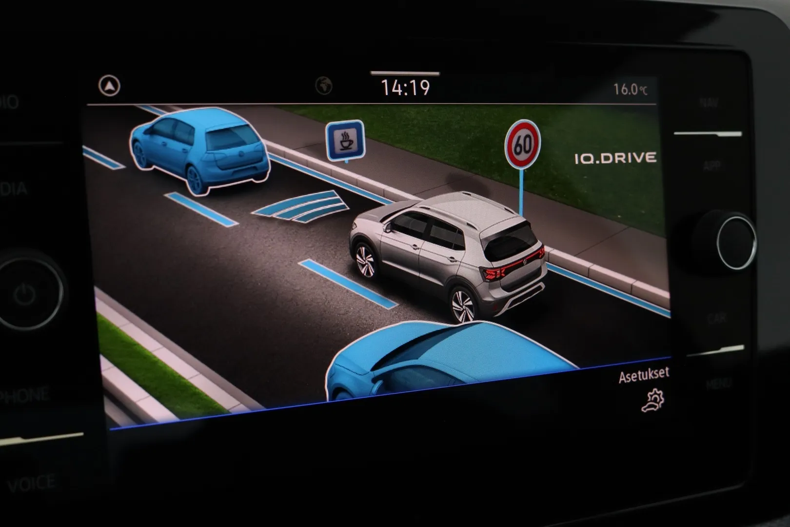 Volkswagen T-Cross SSJ-515 carousel image