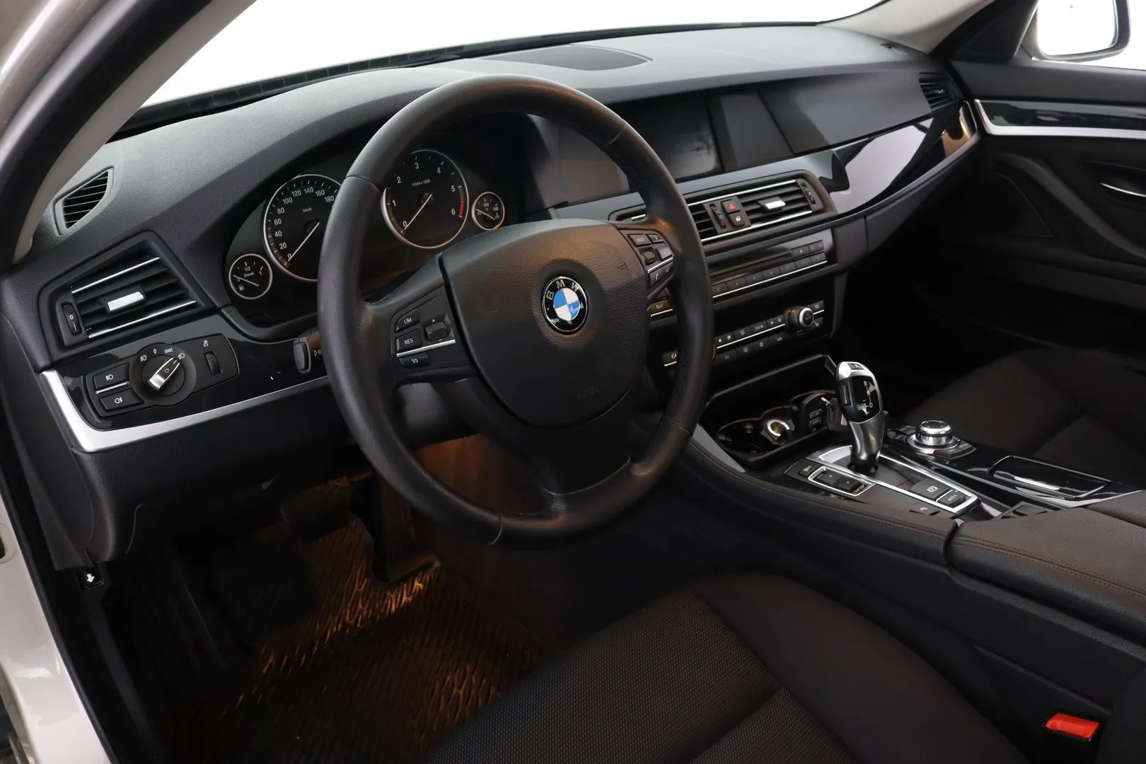 BMW 520 BPP-518 carousel image