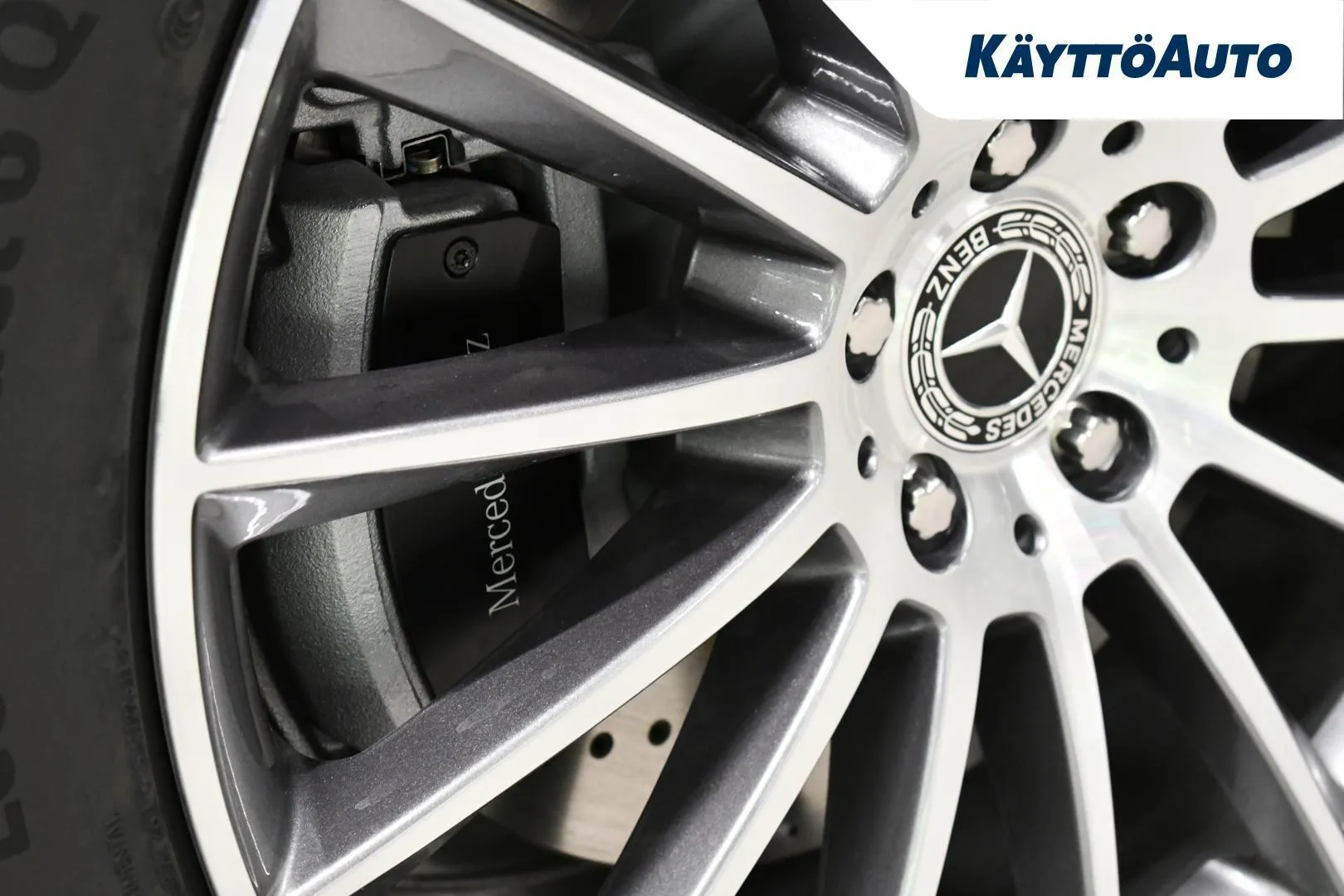 Mercedes-Benz GLE YMR-924 carousel image