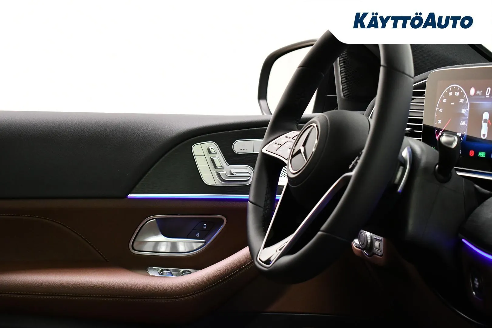 Mercedes-Benz GLE YMR-924 carousel image
