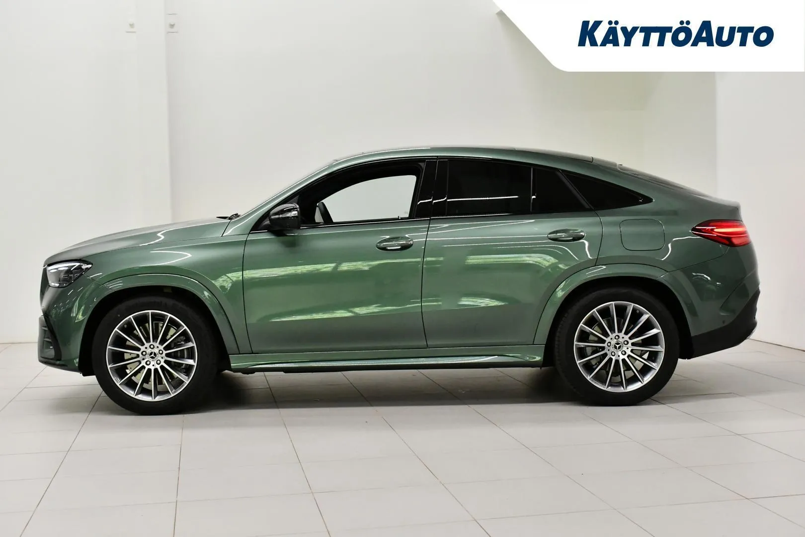 Mercedes-Benz GLE YMR-924 carousel image
