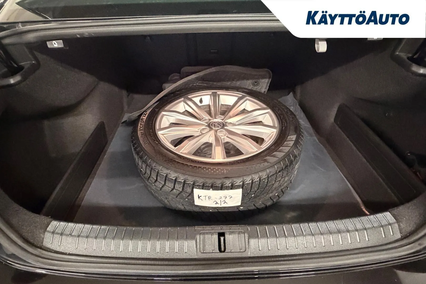 Volkswagen Passat KTR-277 carousel image