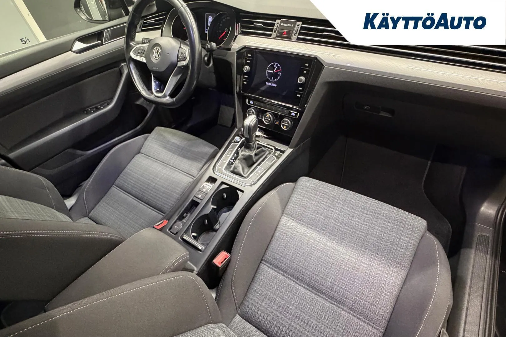 Volkswagen Passat KTR-277 carousel image