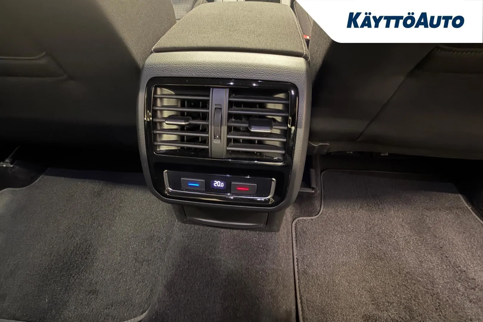 Volkswagen Passat KTR-277 carousel image
