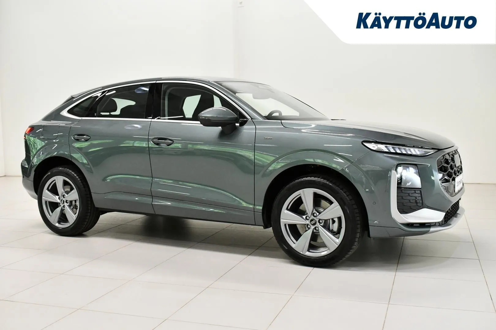 Audi Q3 YMR-234 carousel image
