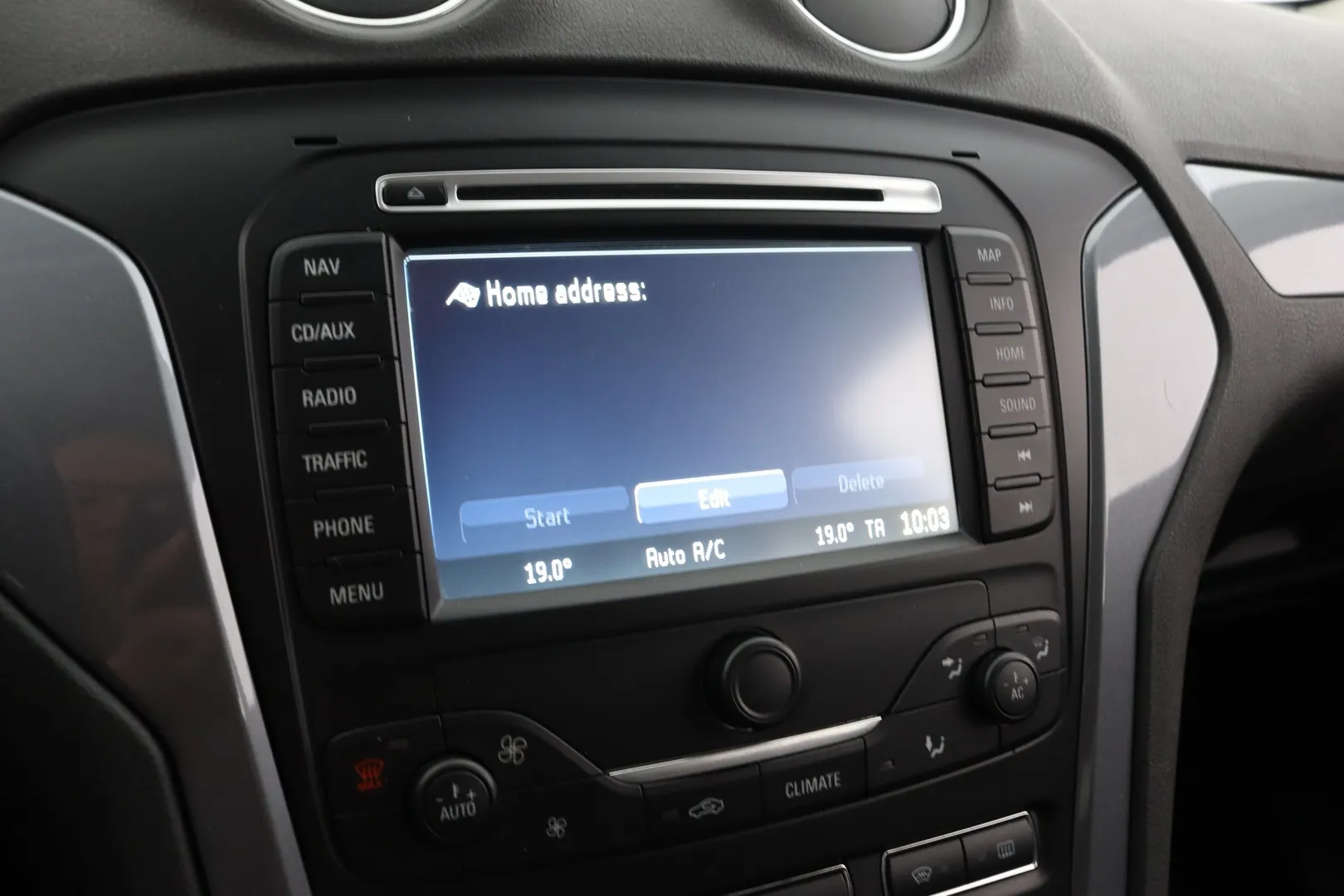 Ford Mondeo TZB-745 carousel image