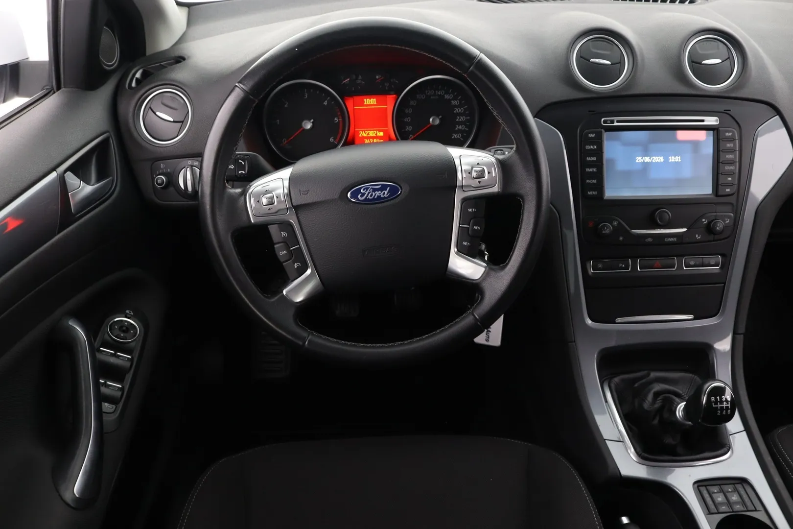 Ford Mondeo TZB-745 carousel image