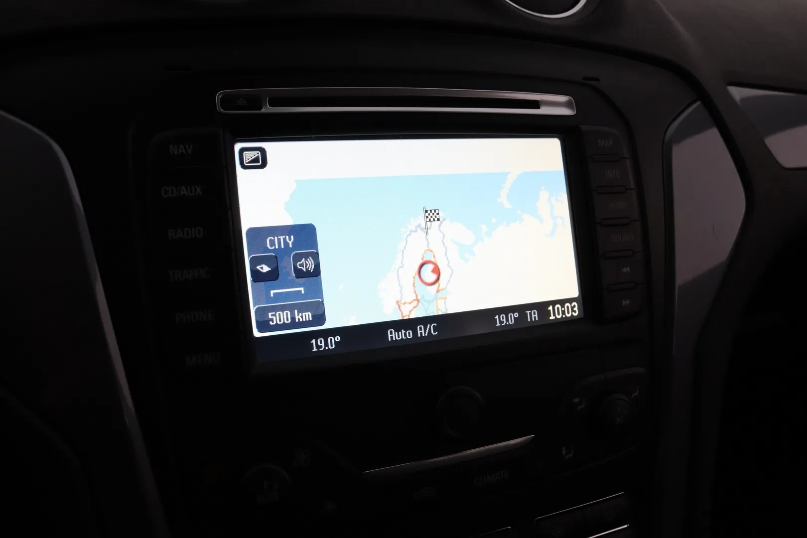Ford Mondeo TZB-745 carousel image