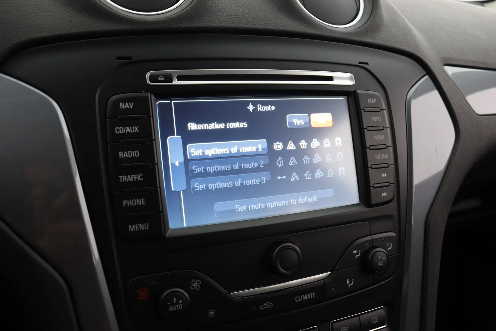 Ford Mondeo TZB-745 carousel image