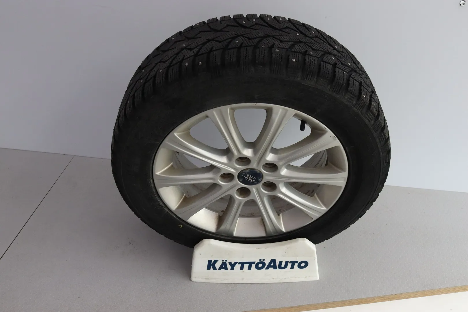 Ford Mondeo TZB-745 carousel image