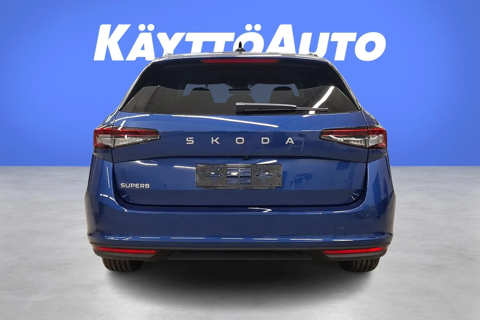 Skoda Superb YMS-423 carousel image