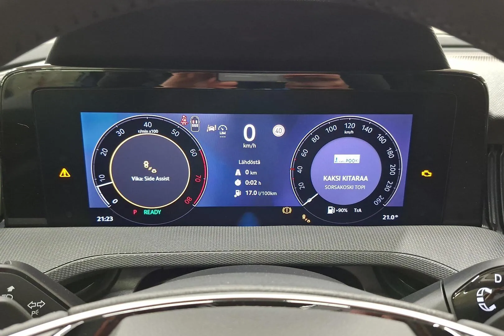 Skoda Superb YMS-423 carousel image