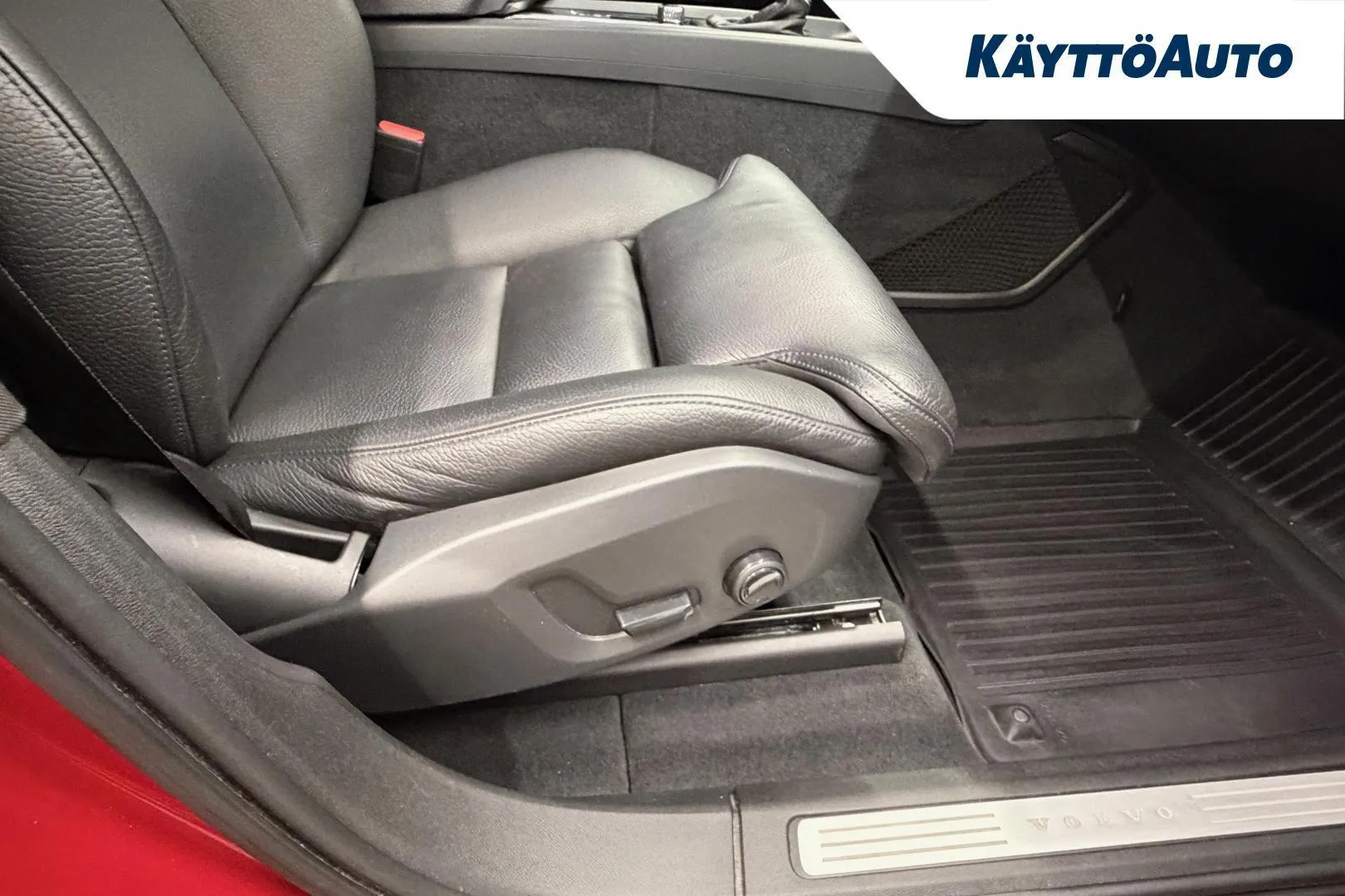 Volvo XC60 FNH-656 carousel image
