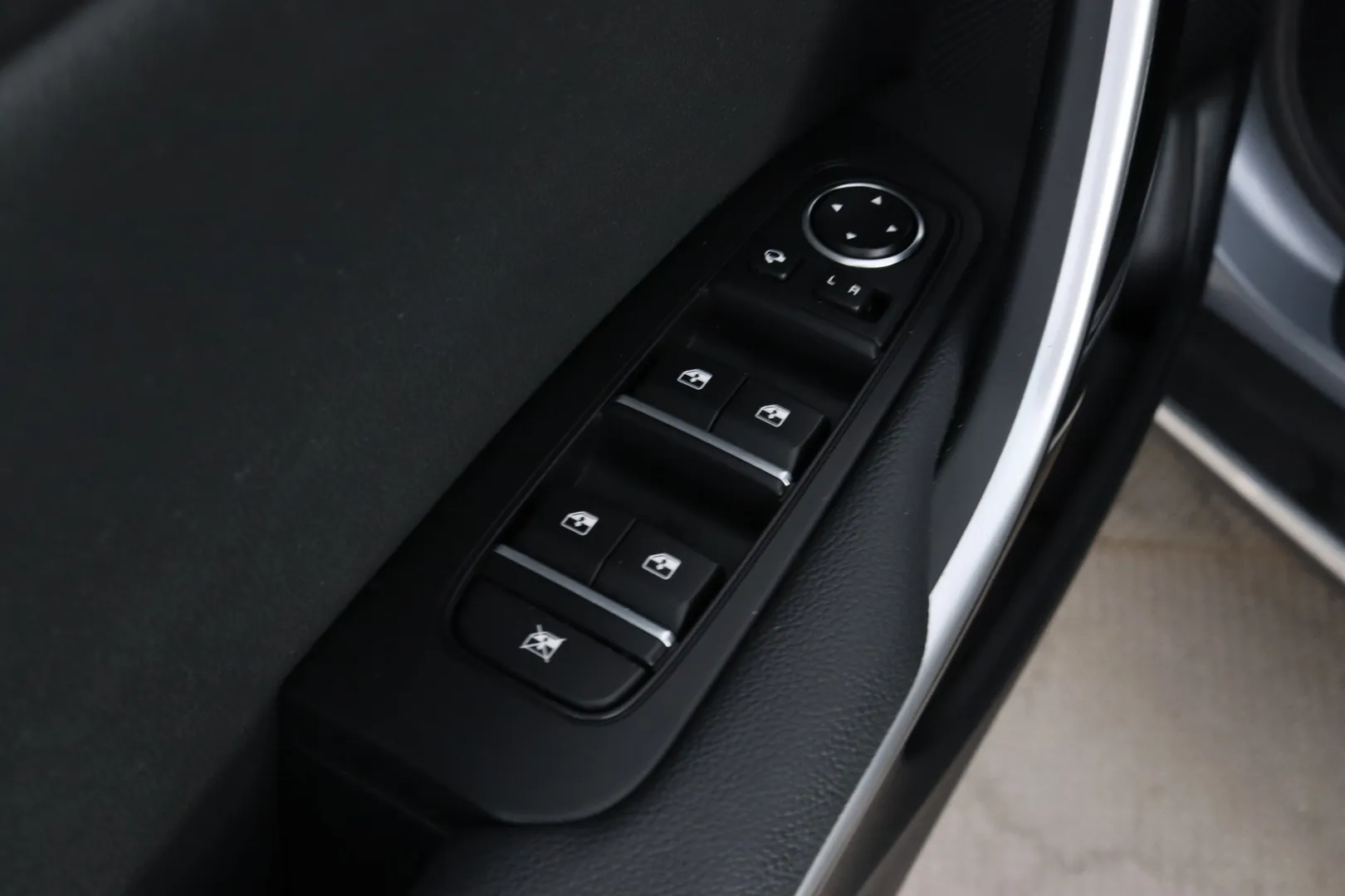 Kia XCeed XPS-840 carousel image