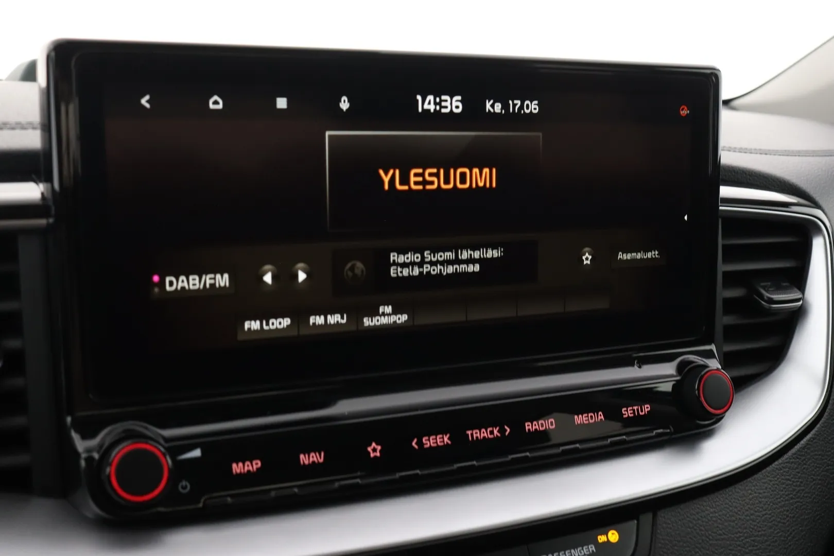 Kia XCeed XPS-840 carousel image
