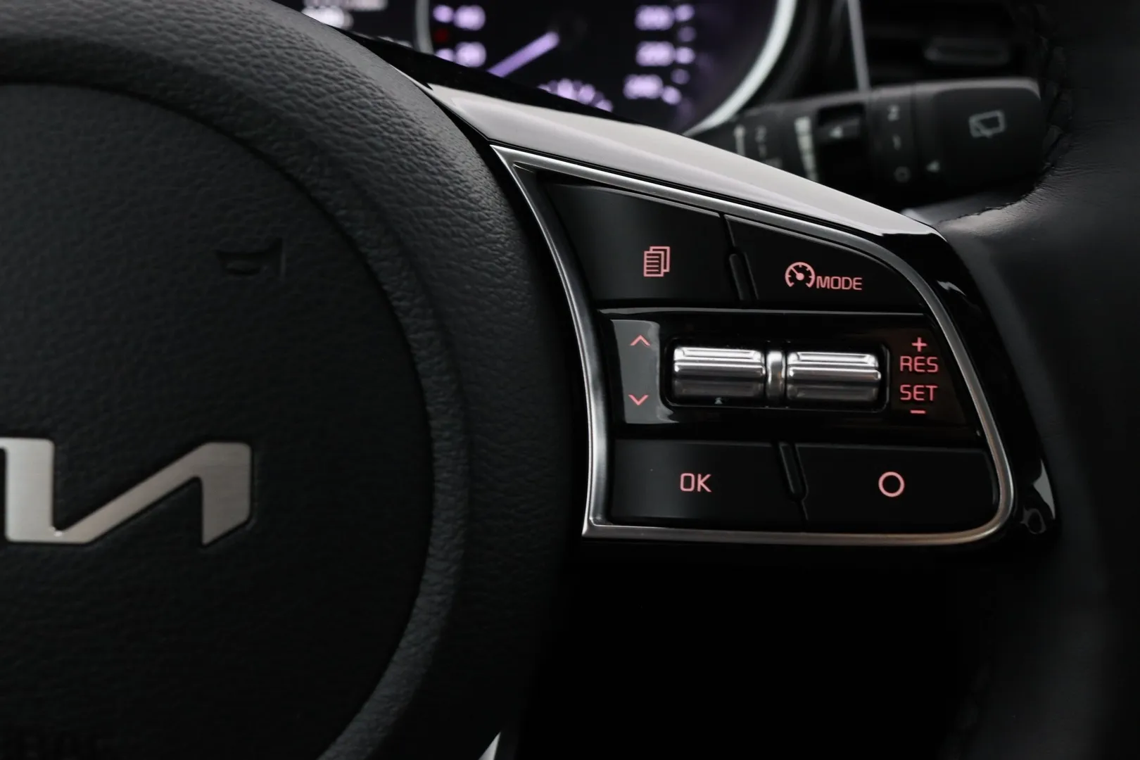 Kia XCeed XPS-840 carousel image